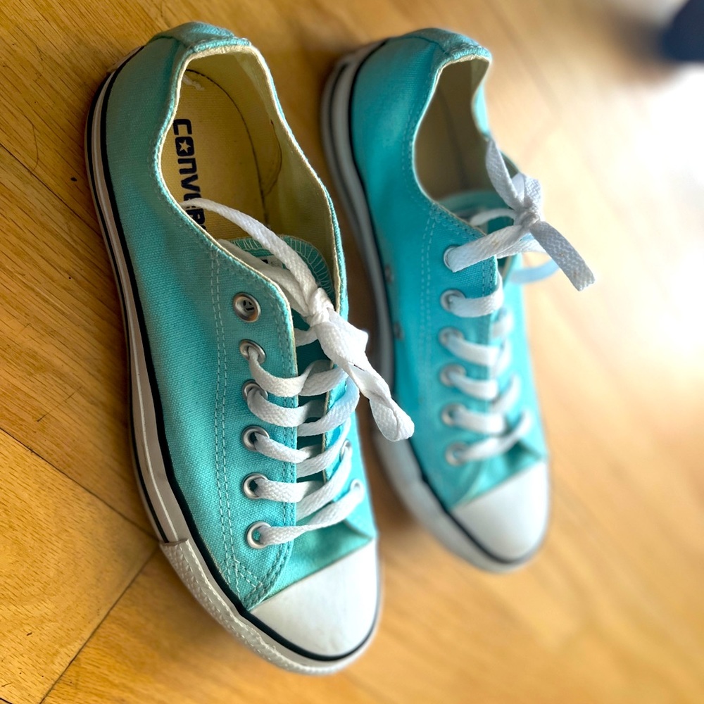 Chuck Taylor All Star Classic 
Converse Men/Women’s UNISEX